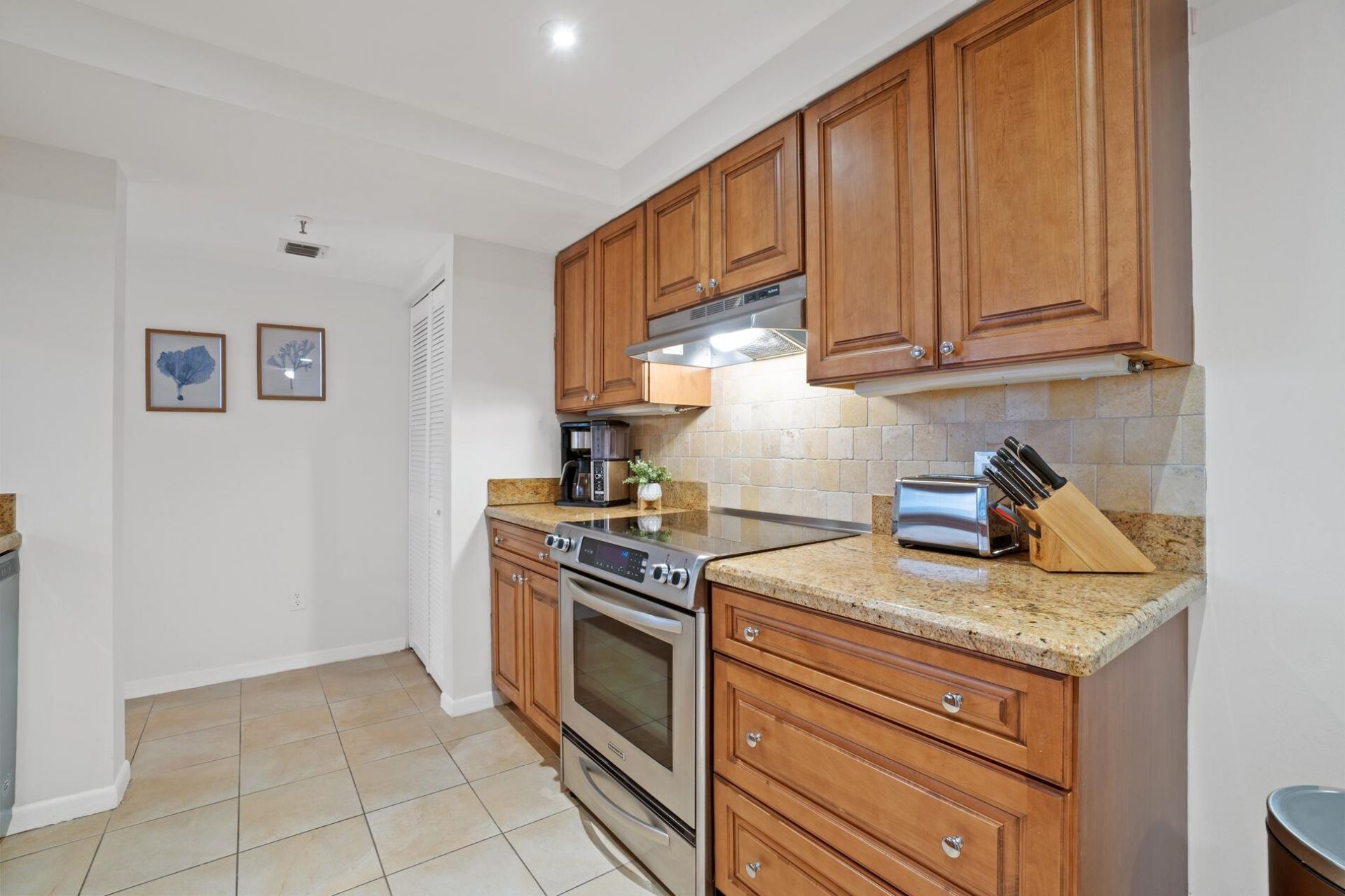 950 Lavers Circle, Unit F307, Delray Beach, FL 33444 Photo