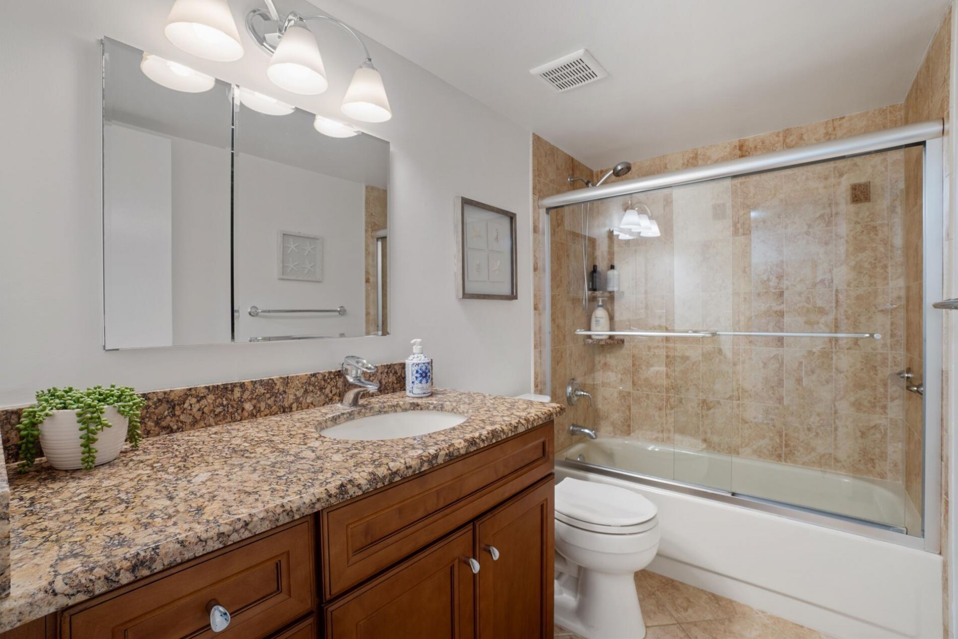 950 Lavers Circle, Unit F307, Delray Beach, FL 33444 Photo