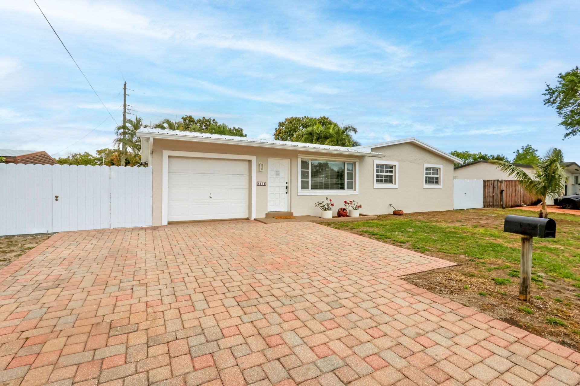 6573 Eaton Street, Hollywood, FL 33024 Photo