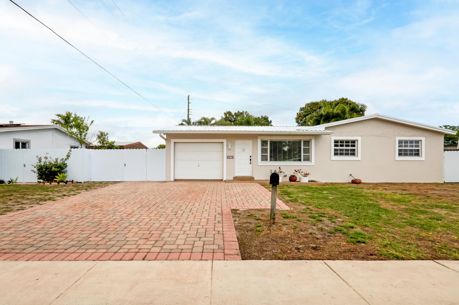 6573 Eaton Street, Hollywood, FL 33024 Photo