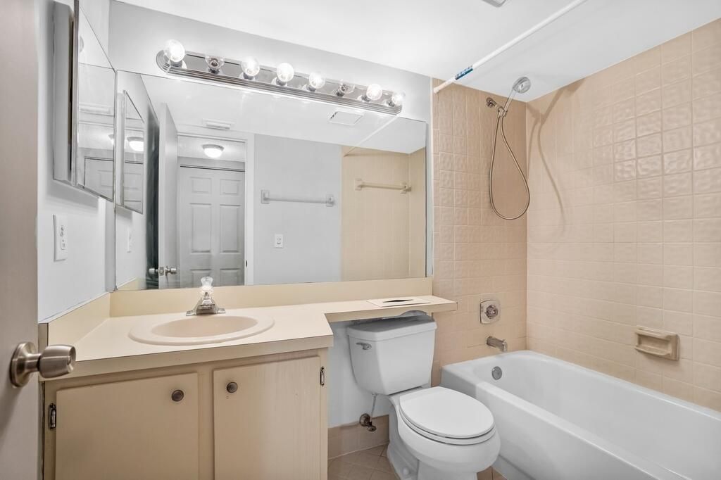 3047 Carambola Cir S, Unit 2324, Coconut Creek, FL 33066 Photo