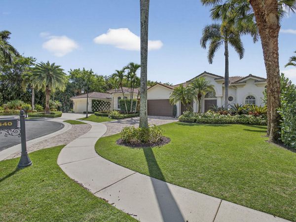 540 Les Jardin Drive, Palm Beach Gardens, FL 33410
