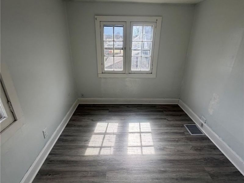 722 John, Coshocton, OH 43812 Photo 10