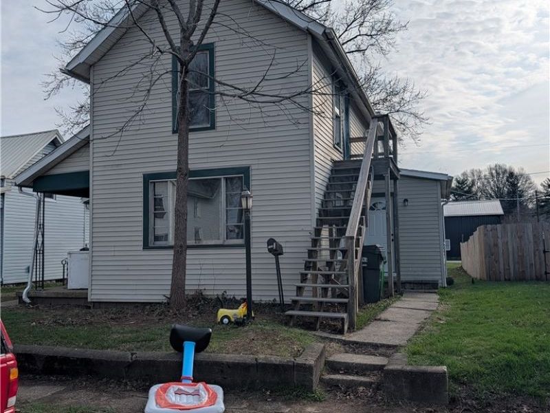 722 John, Coshocton, OH 43812 Photo 3