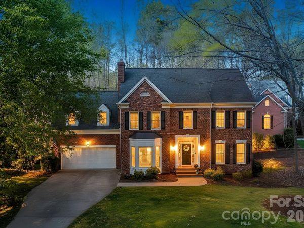 902 Hoke Trail, Cramerton, NC 28032