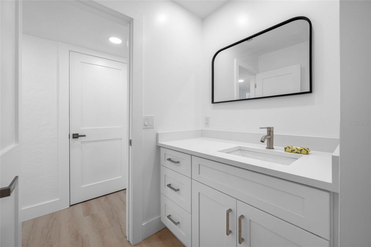 7930 Causeway Boulevard S, Saint Petersburg, FL 33707 Photo