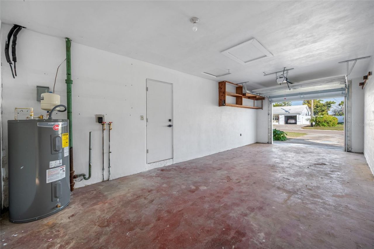 7930 Causeway Boulevard S, Saint Petersburg, FL 33707 Photo