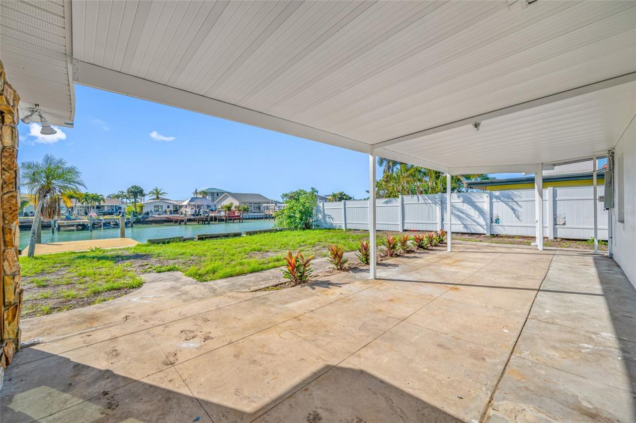 7930 Causeway Boulevard S, Saint Petersburg, FL 33707 Photo