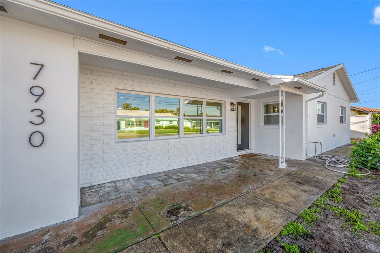 7930 Causeway Boulevard S, Saint Petersburg, FL 33707 Photo