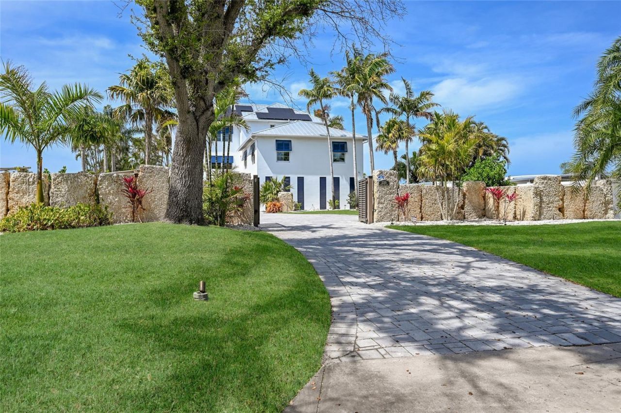 2110 Palma Sola Boulevard, Bradenton, FL 34209 Photo