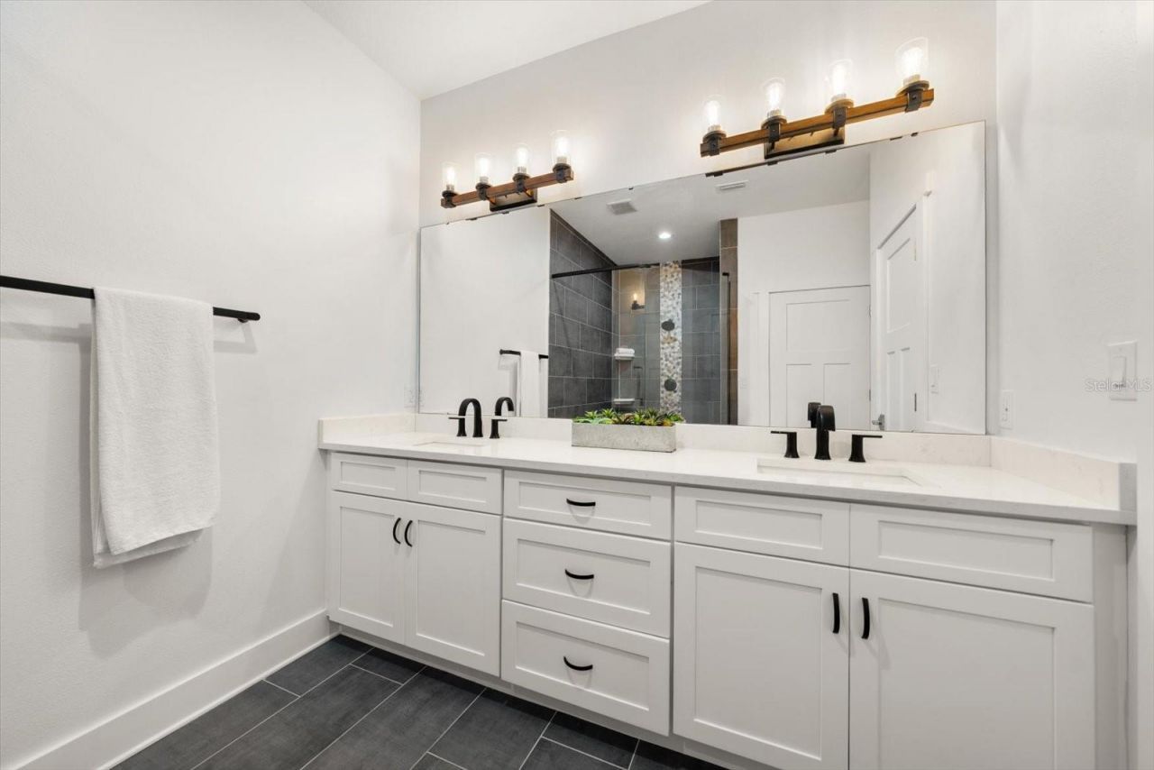 1297 Savona Drive Ne, Saint Petersburg, FL 33702 Photo