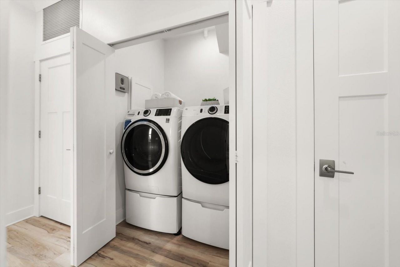 1297 Savona Drive Ne, Saint Petersburg, FL 33702 Photo