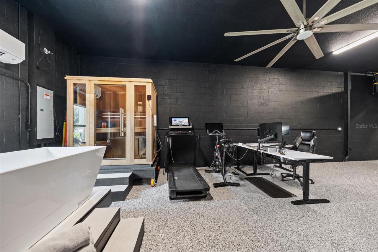 1297 Savona Drive Ne, Saint Petersburg, FL 33702 Photo