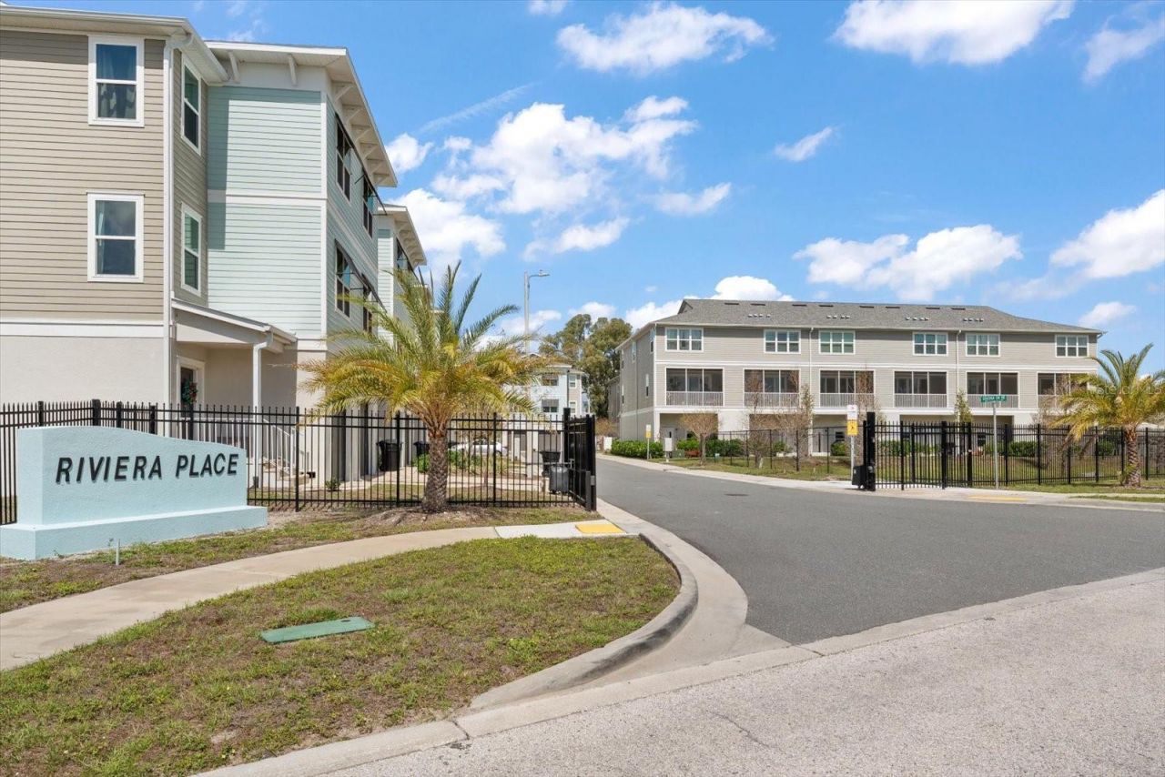 1297 Savona Drive Ne, Saint Petersburg, FL 33702 Photo