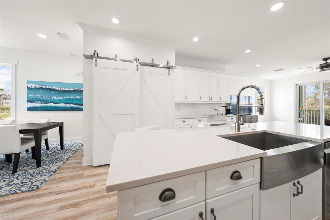 1297 Savona Drive Ne, Saint Petersburg, FL 33702 Photo