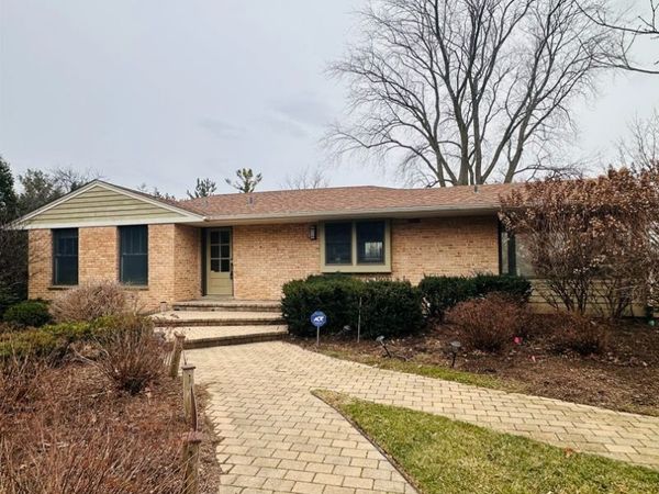 635 Signal Hill Road , North Barrington, IL 60010