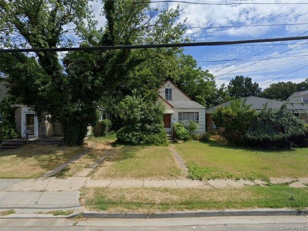 408 Vincent Avenue, Lynbrook, NY 11563