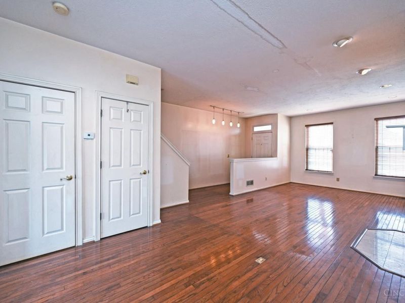 938 Weninger Circle, Cincinnati, OH 45203 Photo 10