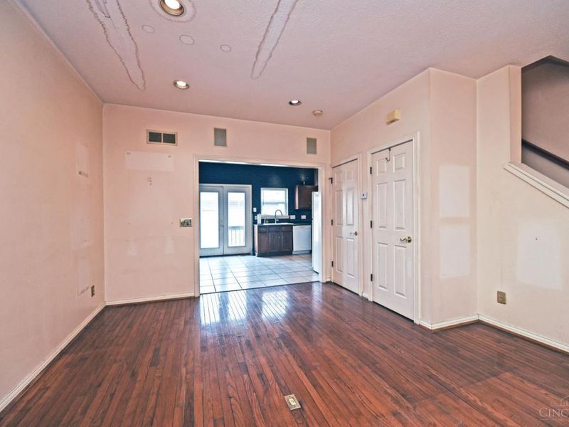 938 Weninger Circle, Cincinnati, OH 45203 Photo 11