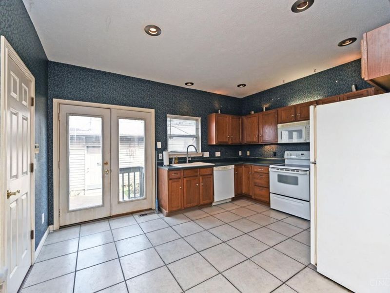 938 Weninger Circle, Cincinnati, OH 45203 Photo 17