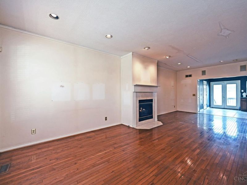 938 Weninger Circle, Cincinnati, OH 45203 Photo 2