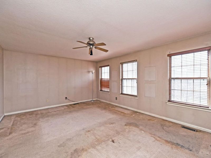 938 Weninger Circle, Cincinnati, OH 45203 Photo 28