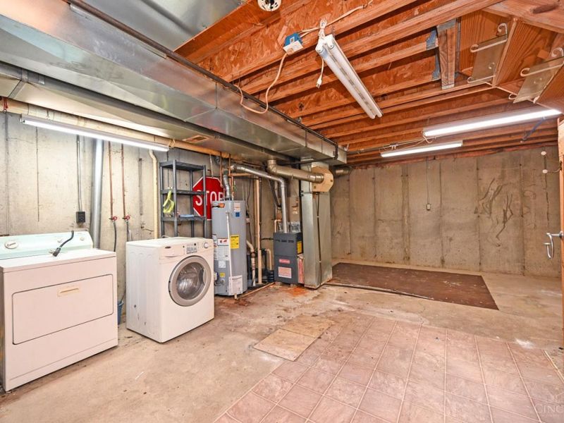 938 Weninger Circle, Cincinnati, OH 45203 Photo 46