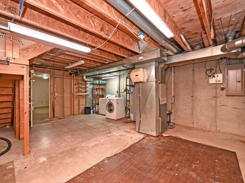 938 Weninger Circle, Cincinnati, OH 45203 Photo 47