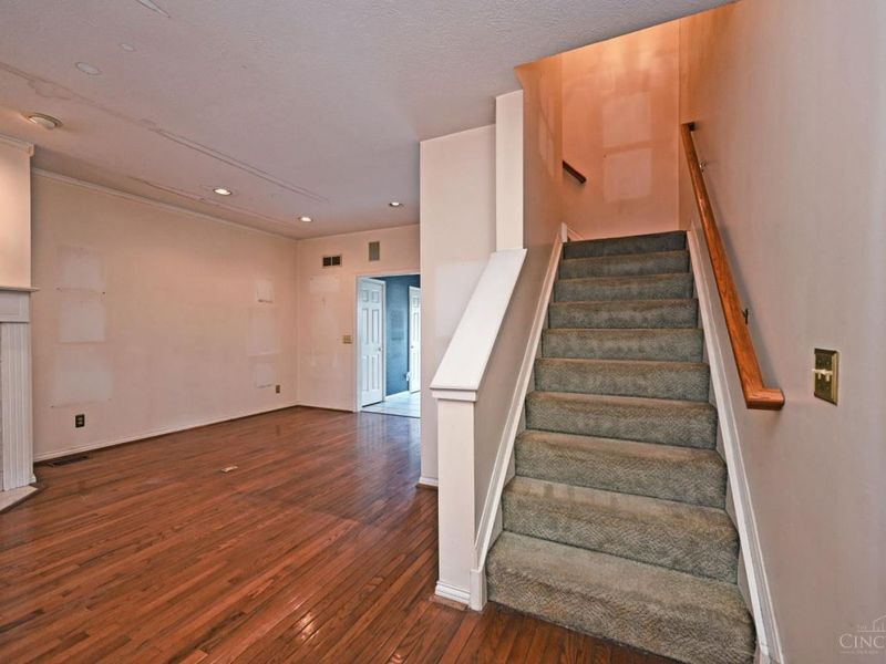 938 Weninger Circle, Cincinnati, OH 45203 Photo 9