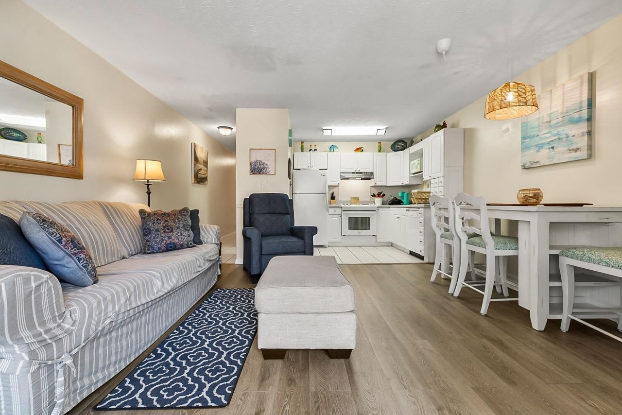 204 Maison Dr.  Photo 8