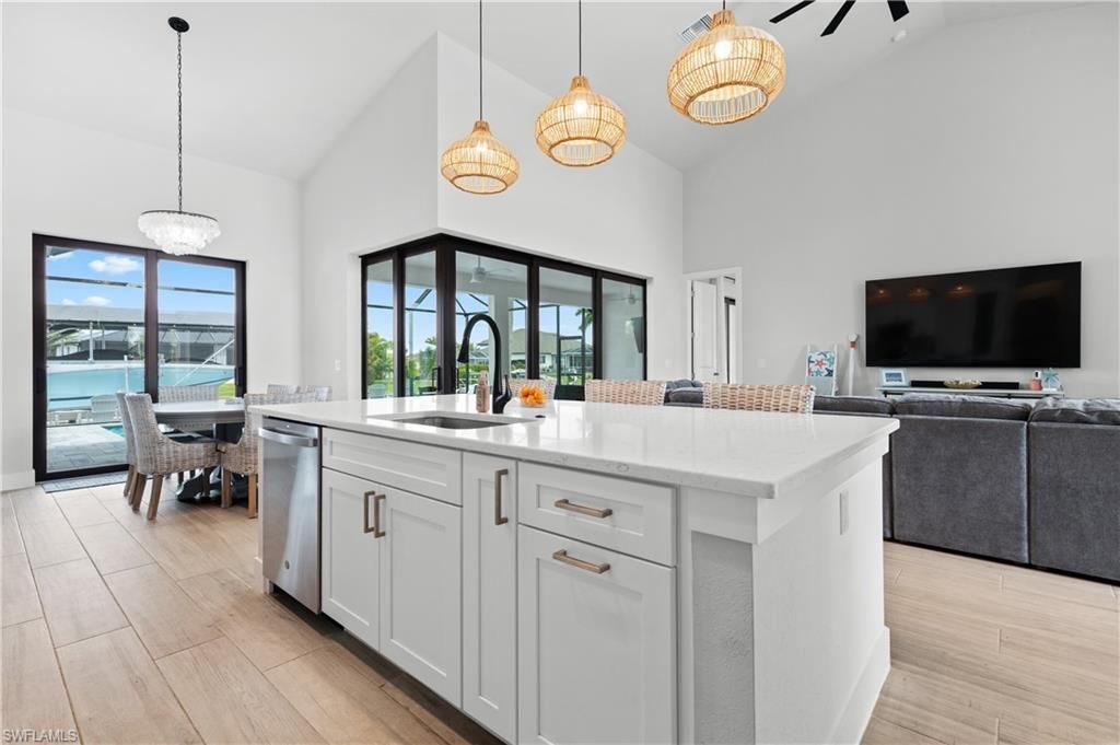 2325 SW 28th Ter, Cape Coral, FL 33914 Photo