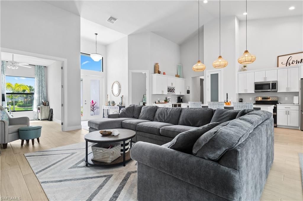 2325 SW 28th Ter, Cape Coral, FL 33914 Photo