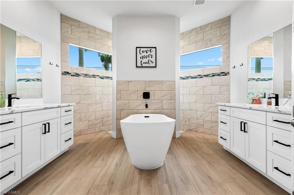 2325 SW 28th Ter, Cape Coral, FL 33914 Photo