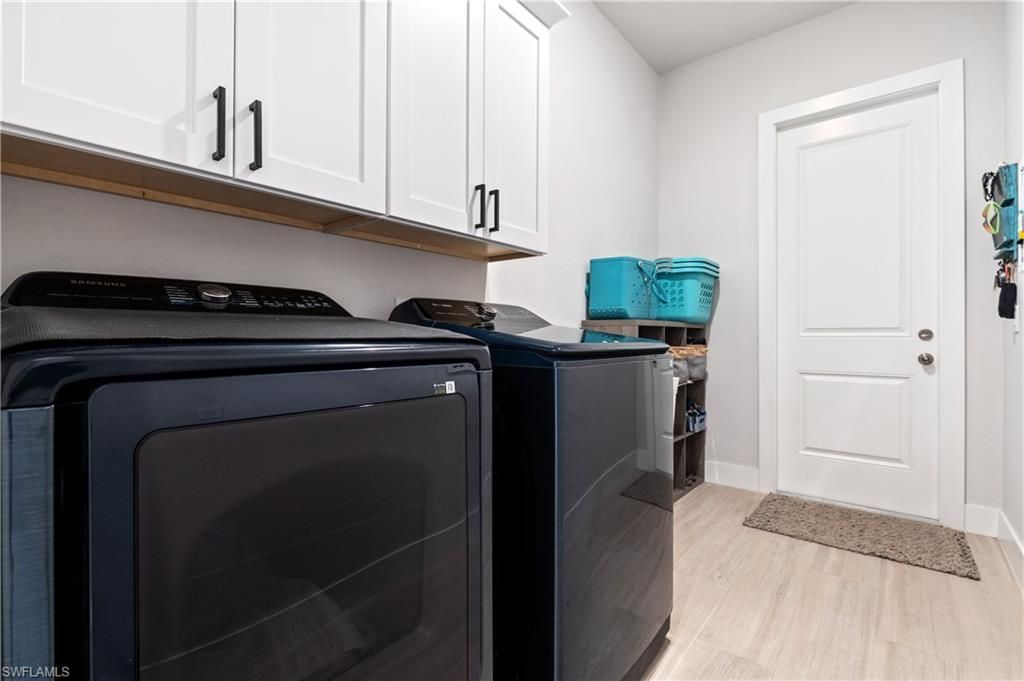 2325 SW 28th Ter, Cape Coral, FL 33914 Photo