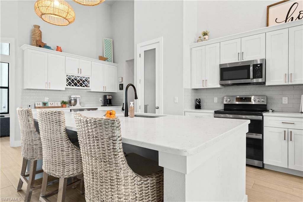 2325 SW 28th Ter, Cape Coral, FL 33914 Photo