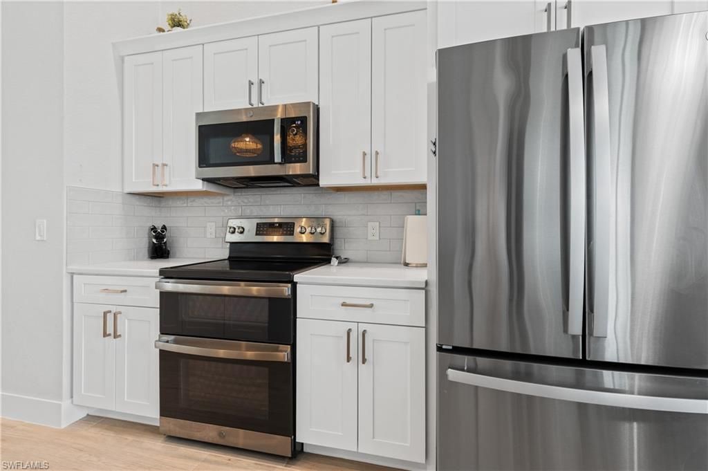 2325 SW 28th Ter, Cape Coral, FL 33914 Photo