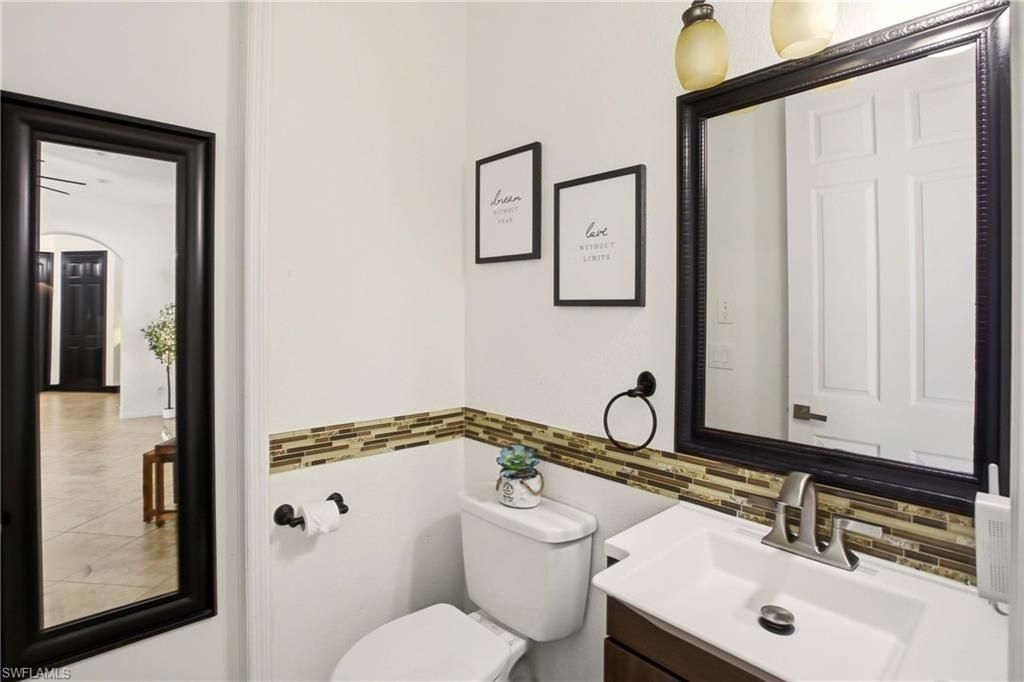 2104 NE 9th Pl, Cape Coral, FL 33909 Photo