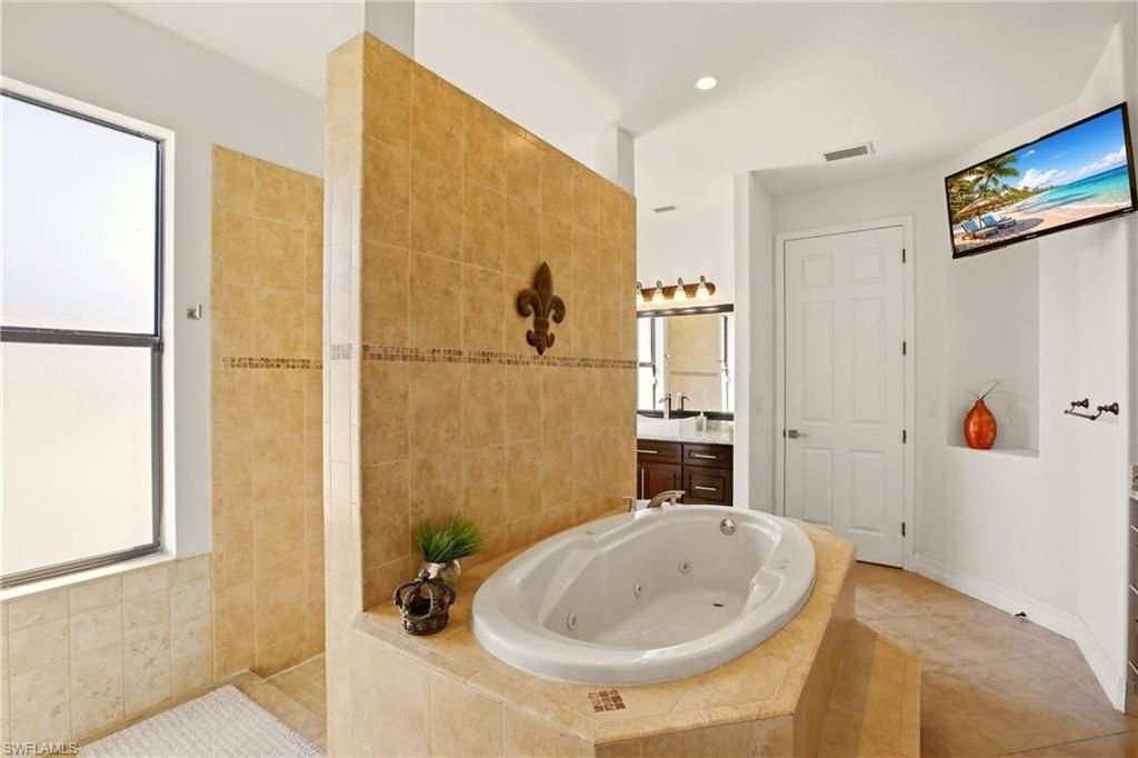 2104 NE 9th Pl, Cape Coral, FL 33909 Photo