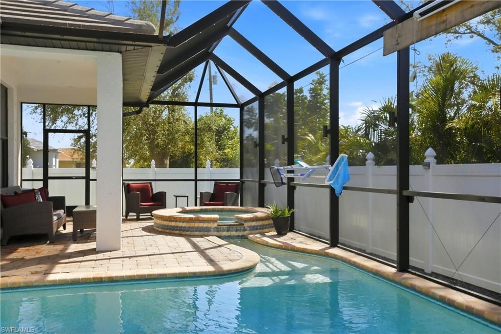 2104 NE 9th Pl, Cape Coral, FL 33909 Photo