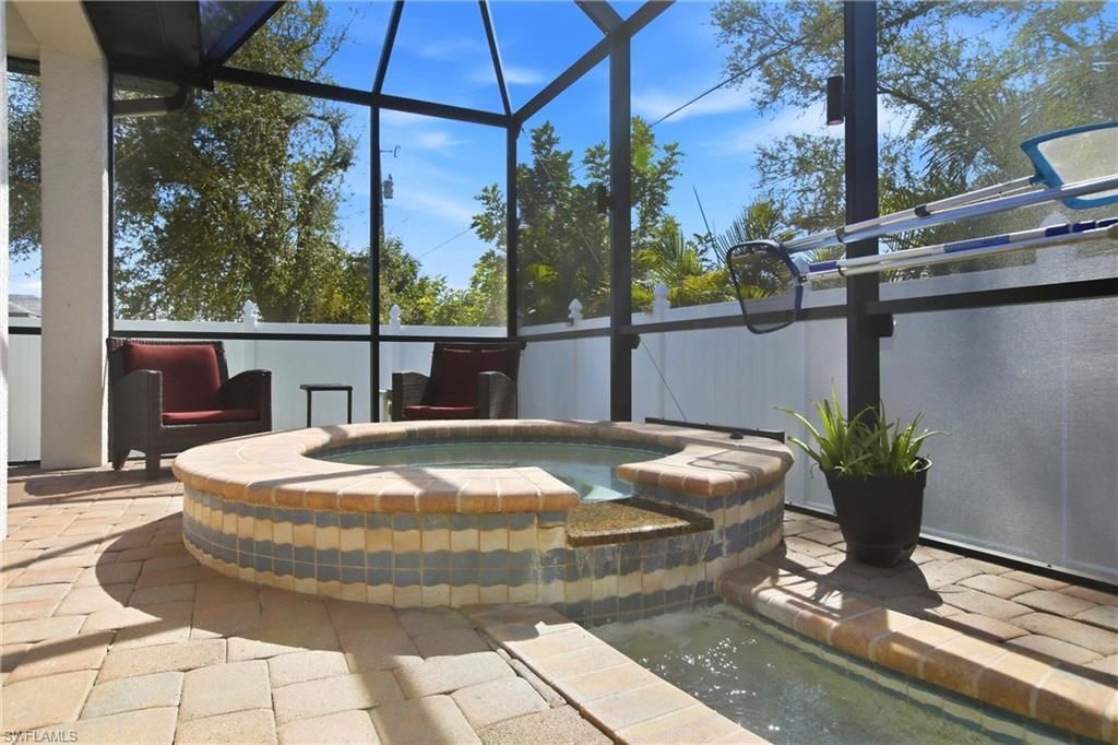 2104 NE 9th Pl, Cape Coral, FL 33909 Photo