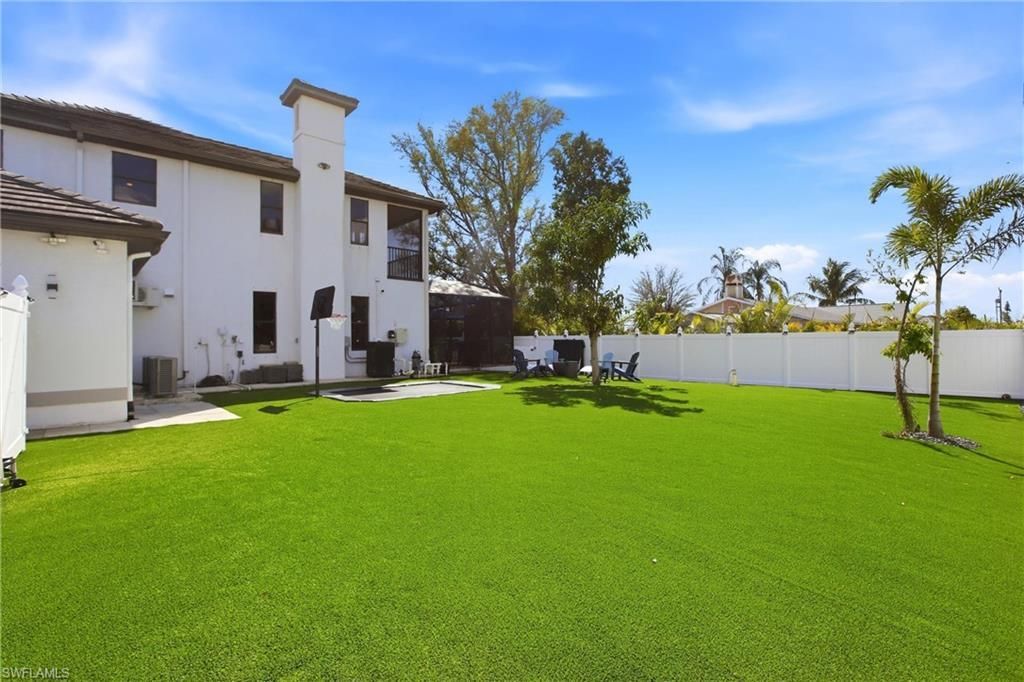 2104 NE 9th Pl, Cape Coral, FL 33909 Photo