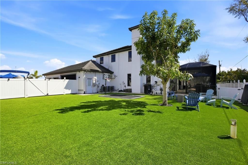 2104 NE 9th Pl, Cape Coral, FL 33909 Photo