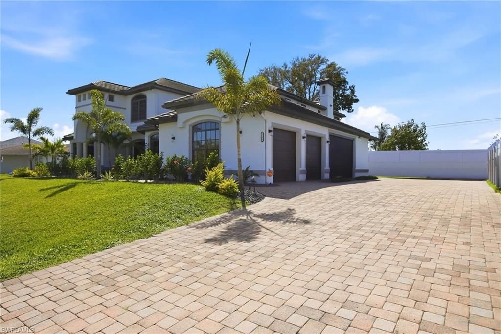 2104 NE 9th Pl, Cape Coral, FL 33909 Photo