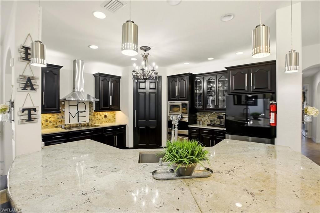 2104 NE 9th Pl, Cape Coral, FL 33909 Photo