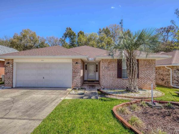 785 Ladner Dr, Pensacola, FL 32505