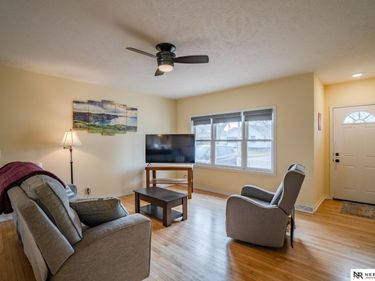 108 W Whittingham Street , Valley, NE 68064