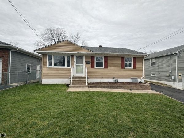 2828 N Stiles St, Linden, NJ 07036