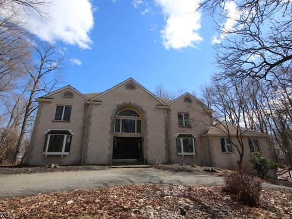 306 Pleasant Valley Rd, Marlboro, NJ 07751