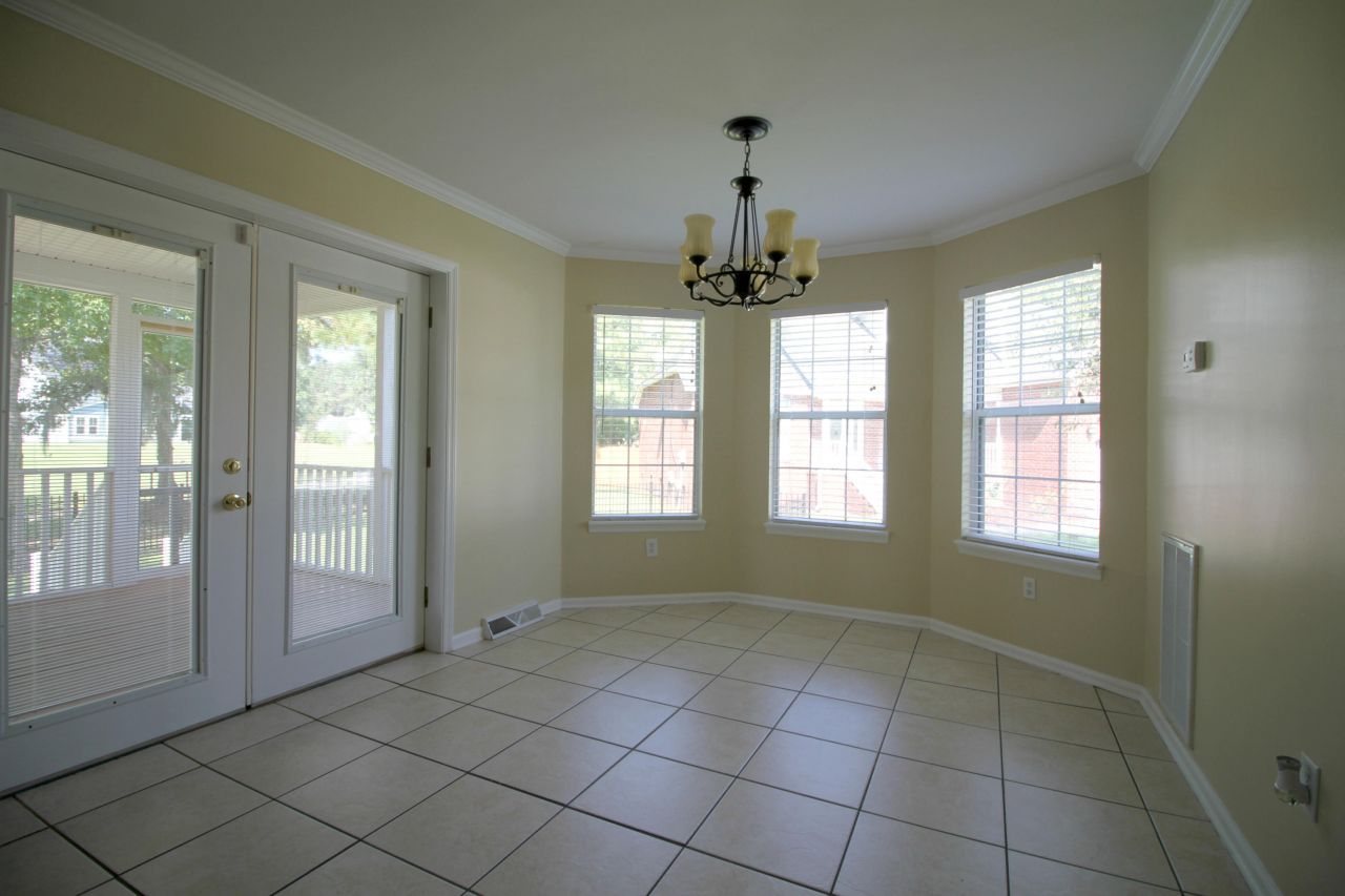 1319 Kingfisher Circle Photo 4