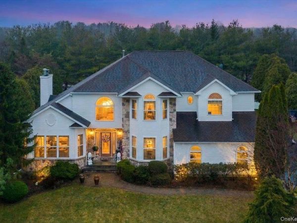 11 Island Trail, Mount Sinai, NY 11766